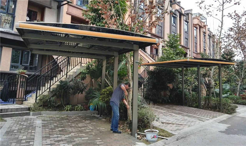  改善冬季霜雪對(duì)車輛損害，汽車停車棚必不可少