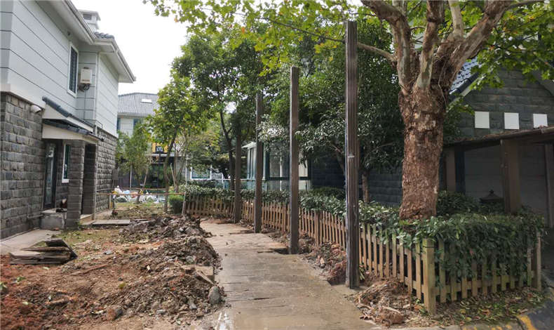 預埋車棚雨棚立柱，嚴格執行標準