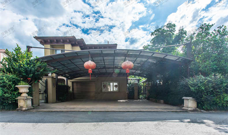 車棚廠家哪家好？至尊卡爾17年專注產(chǎn)品品質(zhì)！