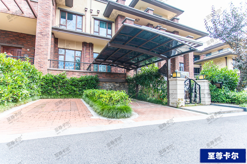 至尊卡爾實拍丨小轎車車棚圖片案例都在這里