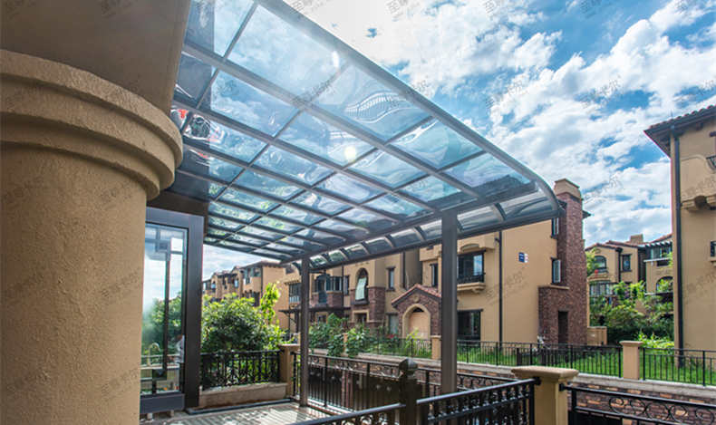 安裝了至尊卡爾鋁合金雨棚，您不知道有多方便！