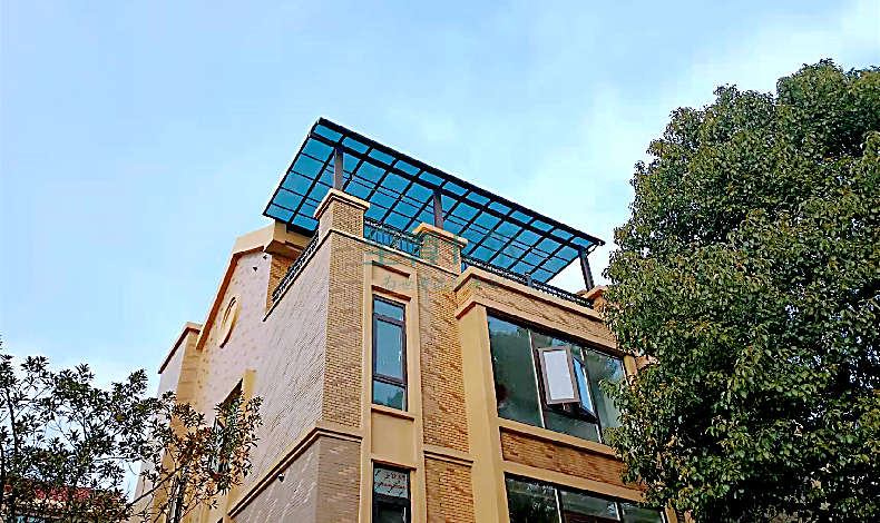 剛搭建的雨棚就生銹漏水，問題出在哪？看看搭建雨棚的注意事項