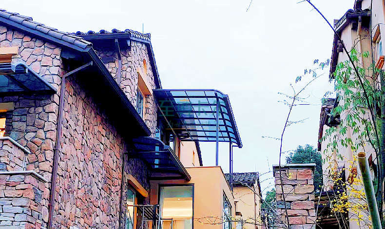 搭建一次質保20年，什么樣的耐力板雨棚能讓人這么省心？